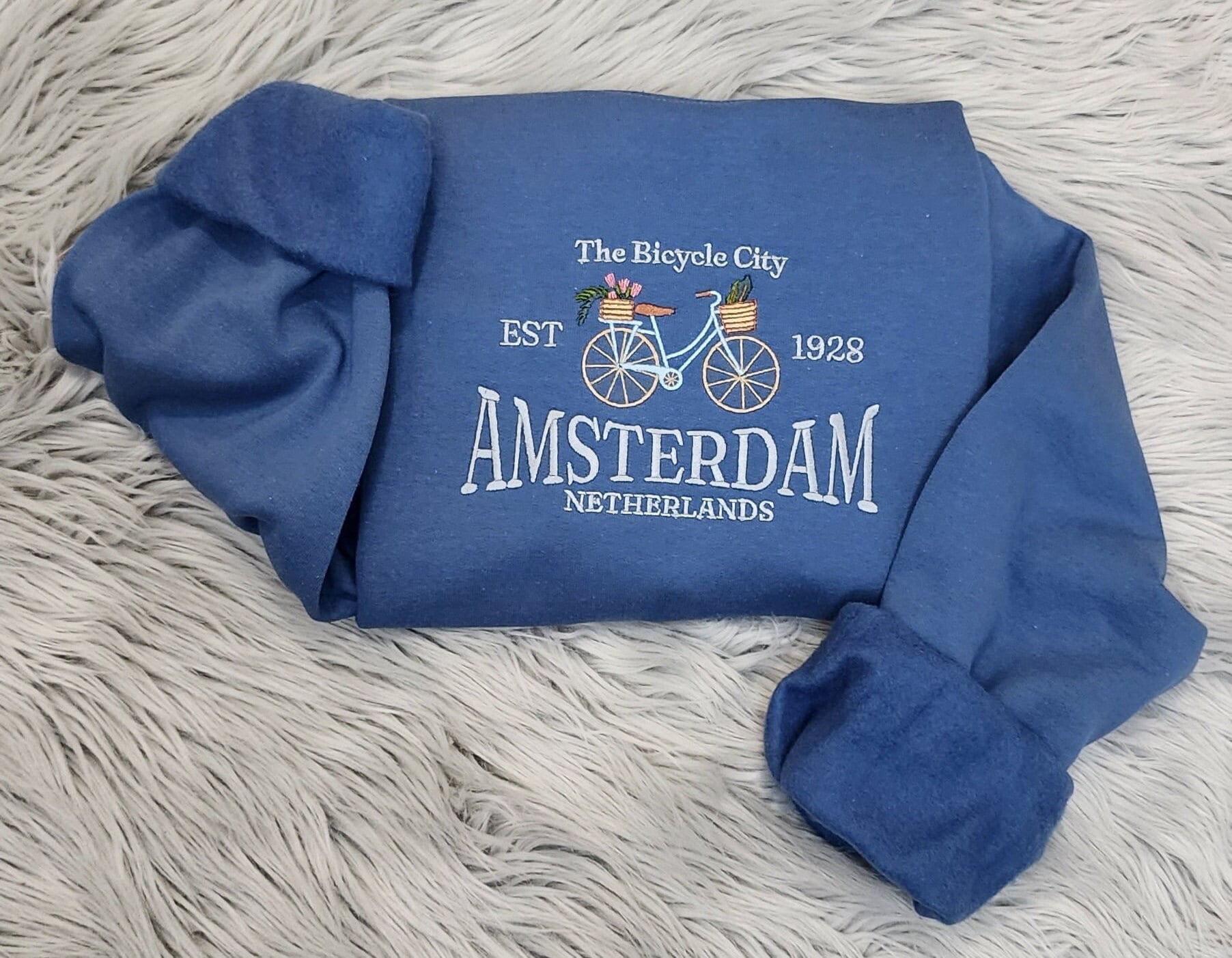 Amsterdam Embroidered Crewneck - Amsterdam Netherlands Crewneck - Bicycle City -  Sweatshirt - t Shirt  - hoodie