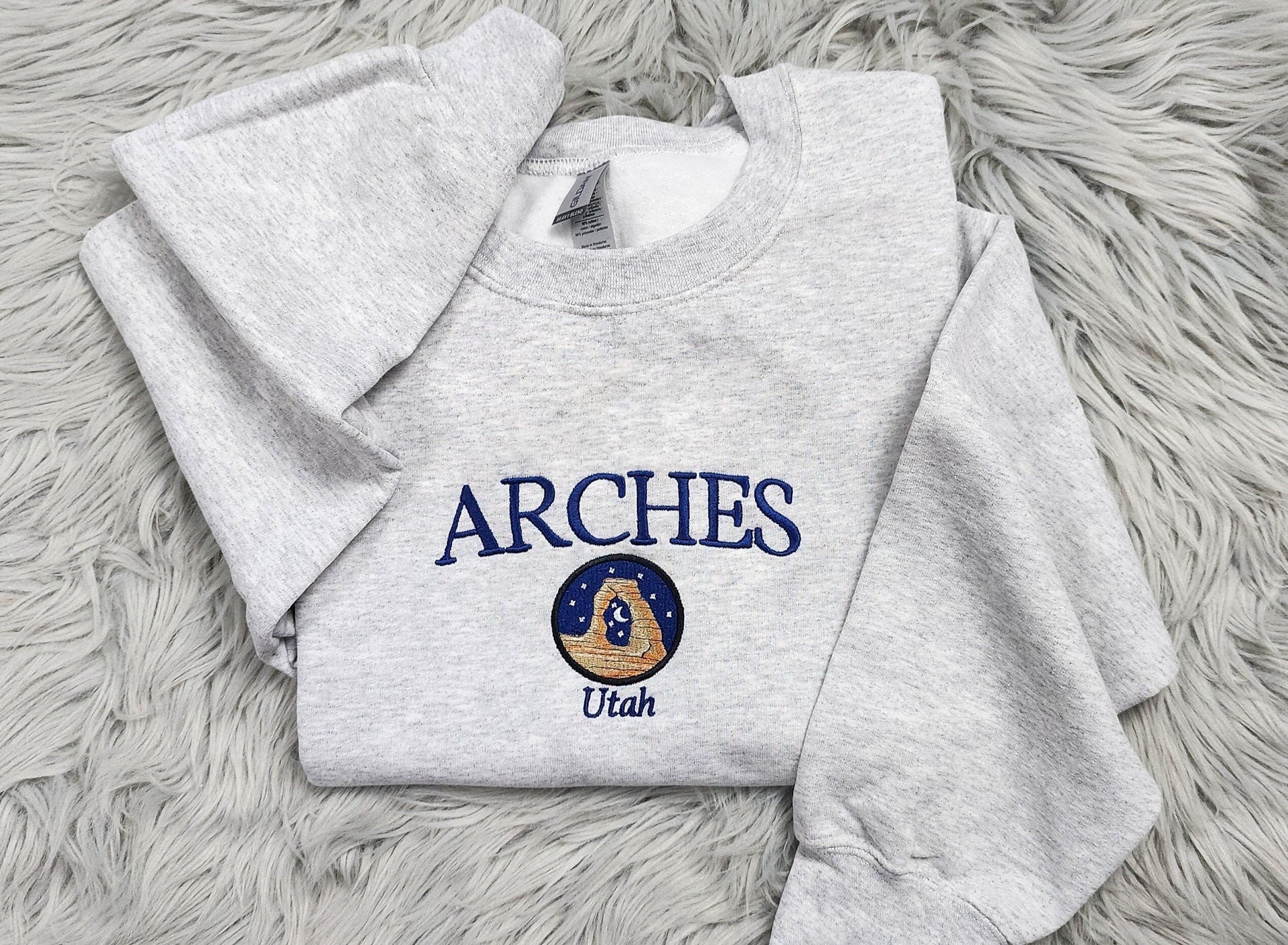 Arches Utah Embroidered Crewneck - Arches National Park Crewneck - Delicate Arch Utah - Embroidered Gifts - T-Shirt - Sweatshirt - Hoodie