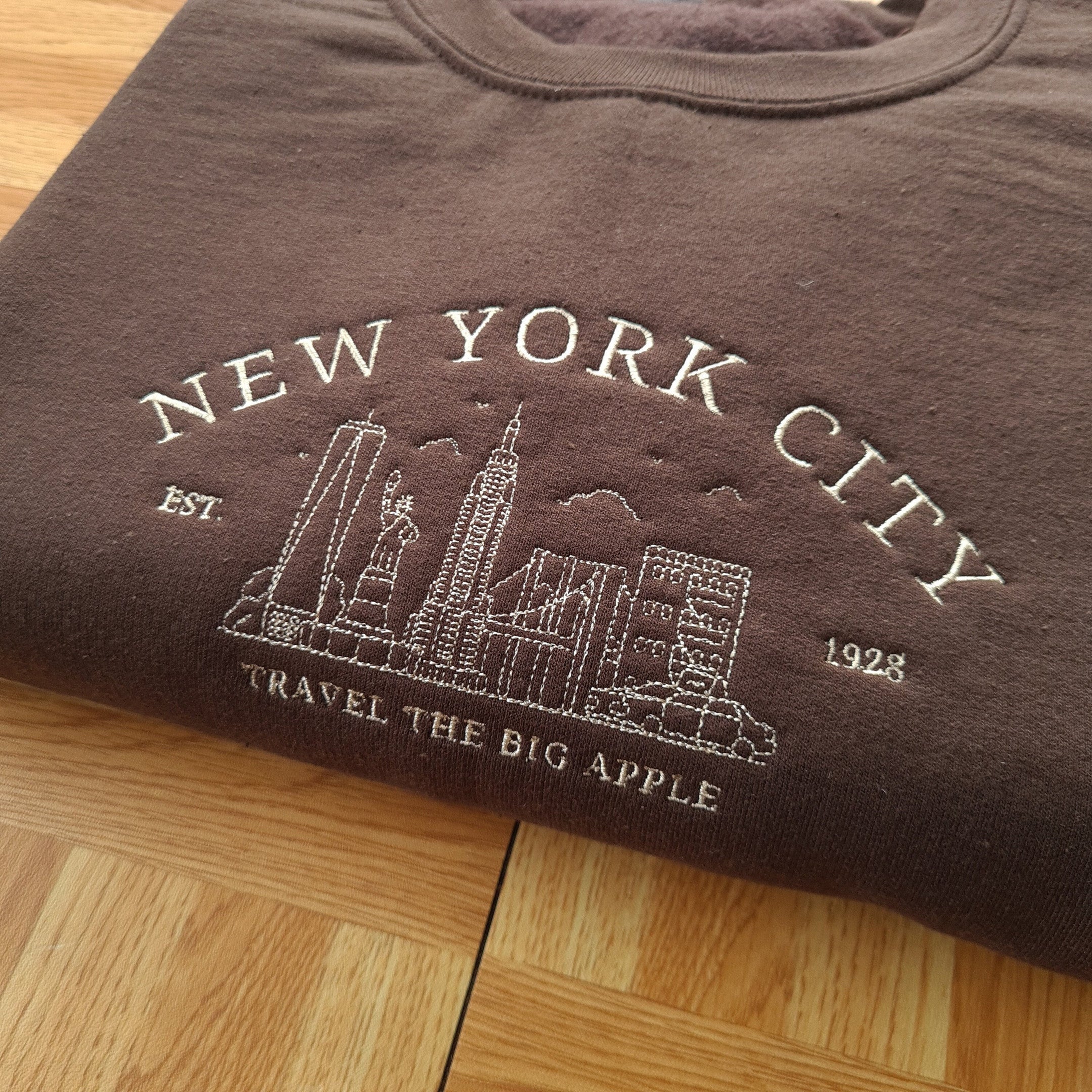 CUSTOM New York City Vintage Embroidered Sweatshirt, Vintage 90s Sweatshirt, Unisex Crewneck, Retro City, USA States, Gift for her ideas