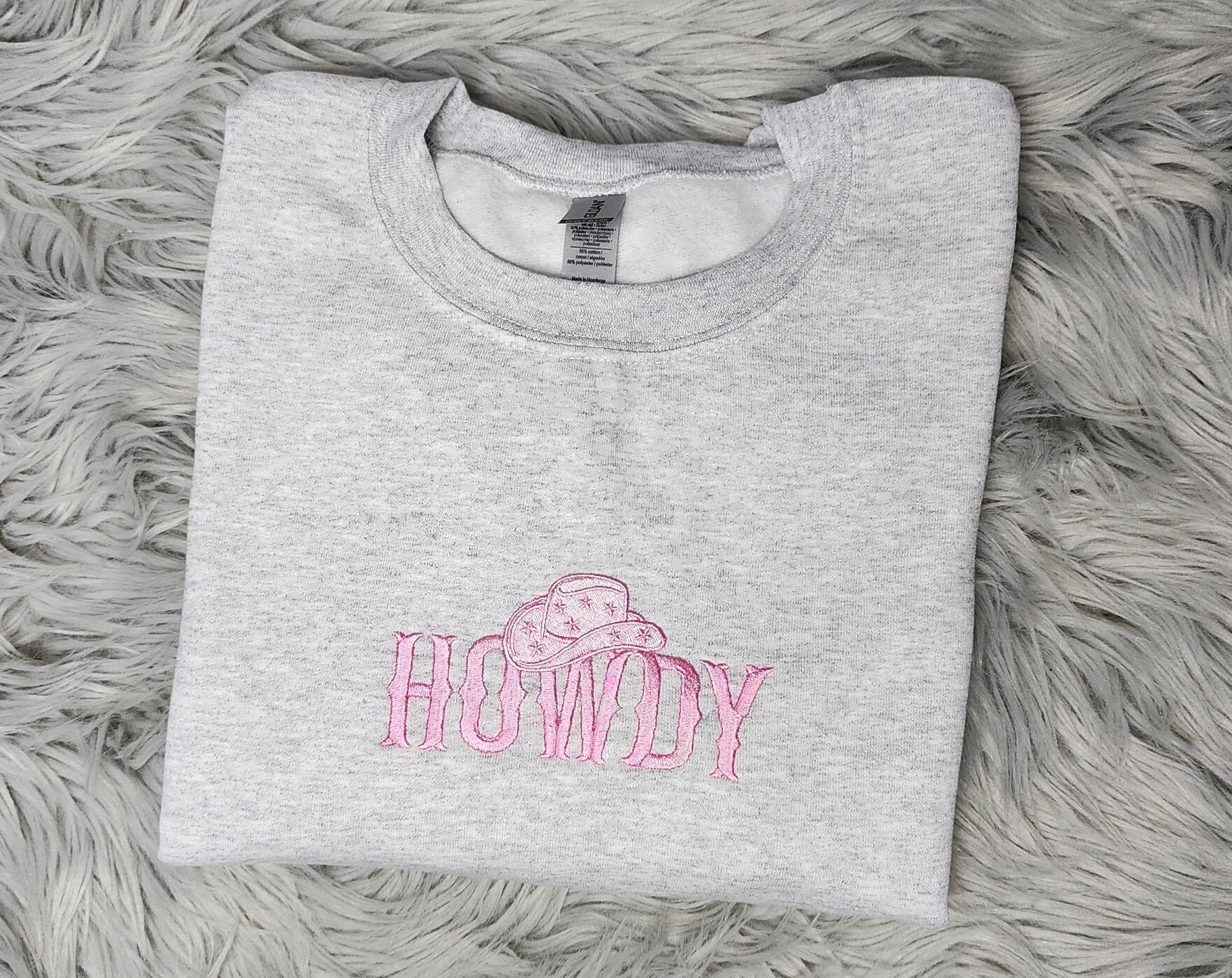 Embroidered Howdy Crewneck - Cowgirl Western Style Crewneck - Embroidered gift