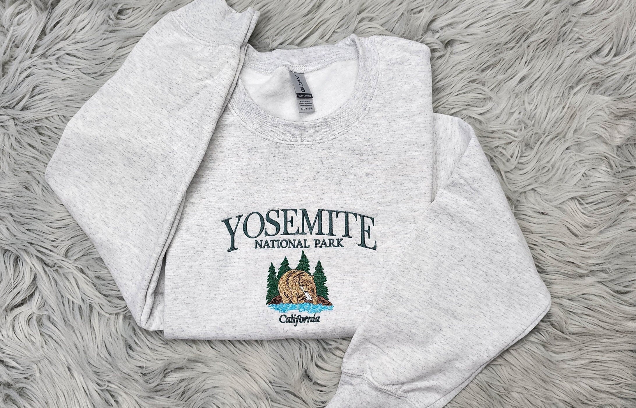 Embroidered Yosemite National Park Unisex Sweatshirt -  Bear Embroidery - California Yosemite - USA National Parks Embroidery - Sweatshirt