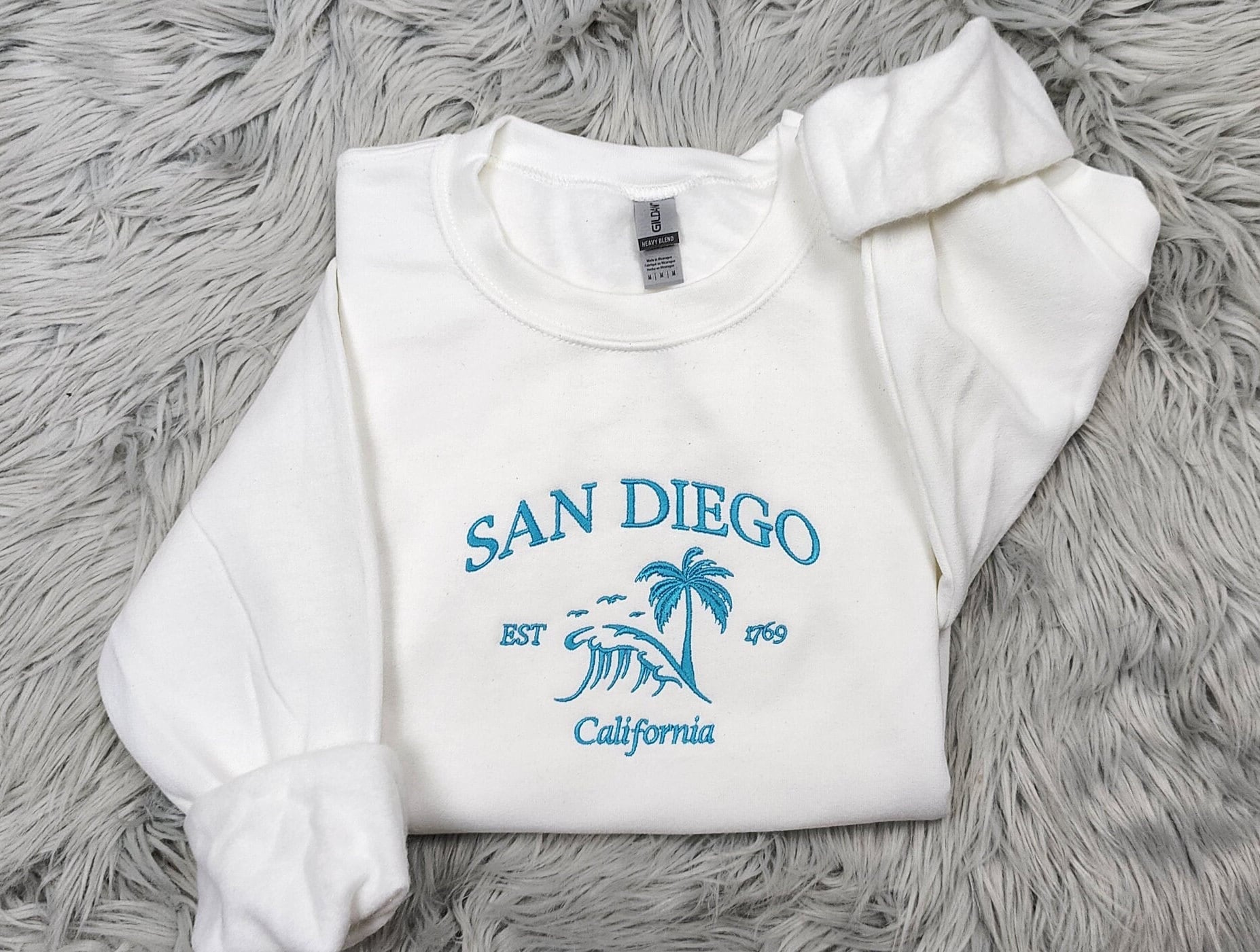 San Diego Embroidered Crewneck - San Diego Surfing California - Embroidered Gifts - T-Shirt - Sweatshirt - Hoodie